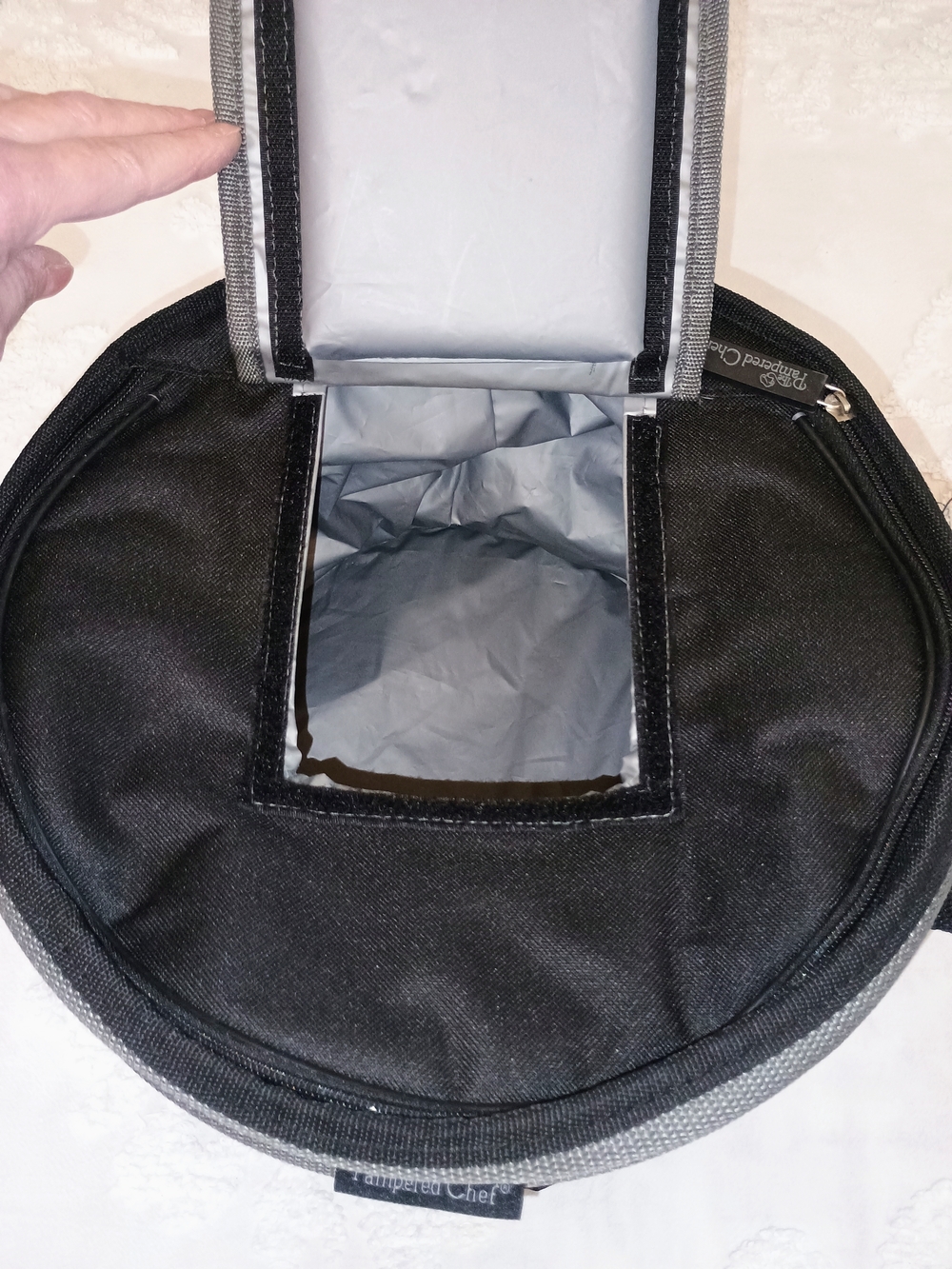 Pampered Chef Black and Gray Insulated Collapsible Cooler Bag - Picture 3 of 6